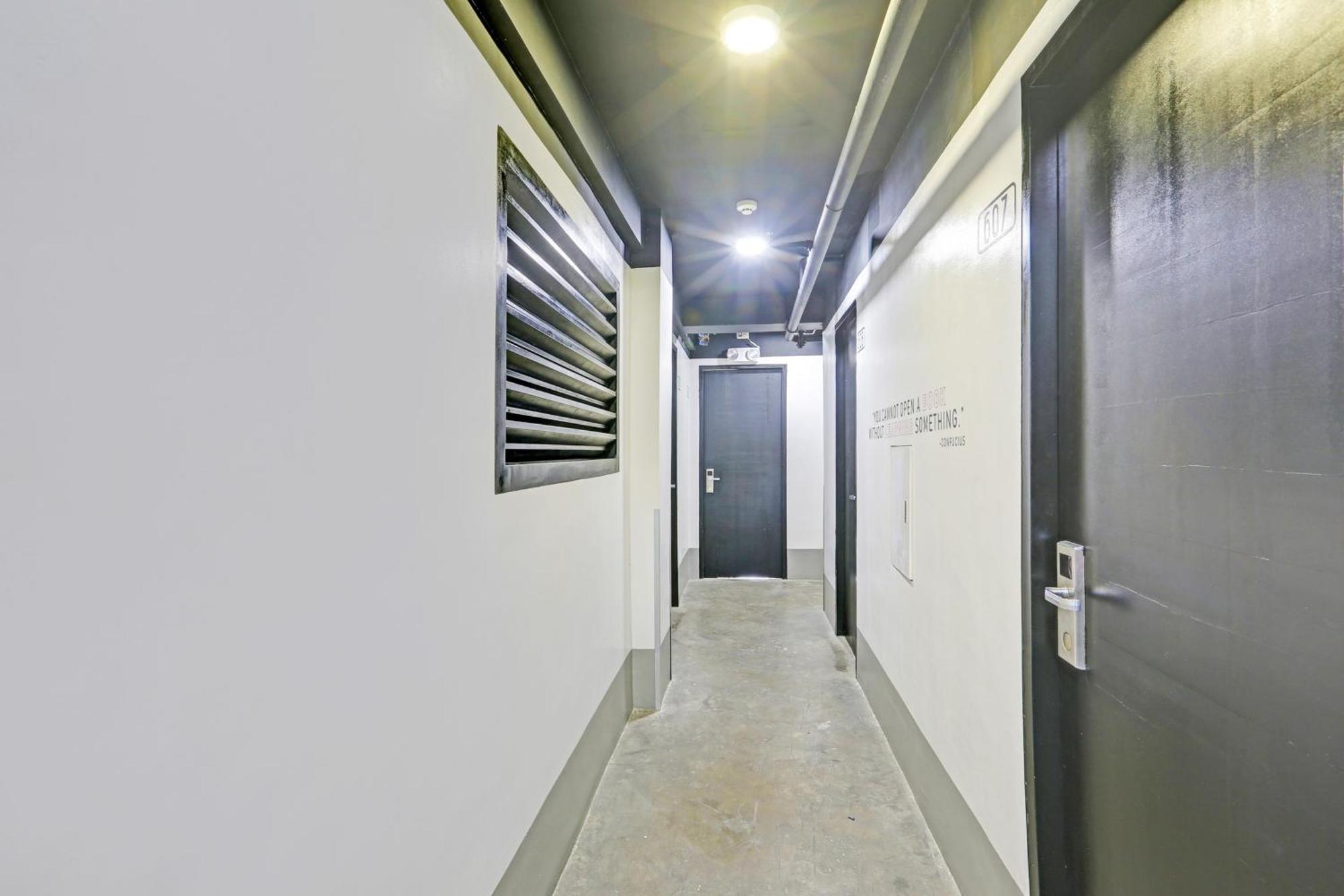Spot On Hostel ,Taguig Manila Formerly Mytown Hongkong Exteriör bild